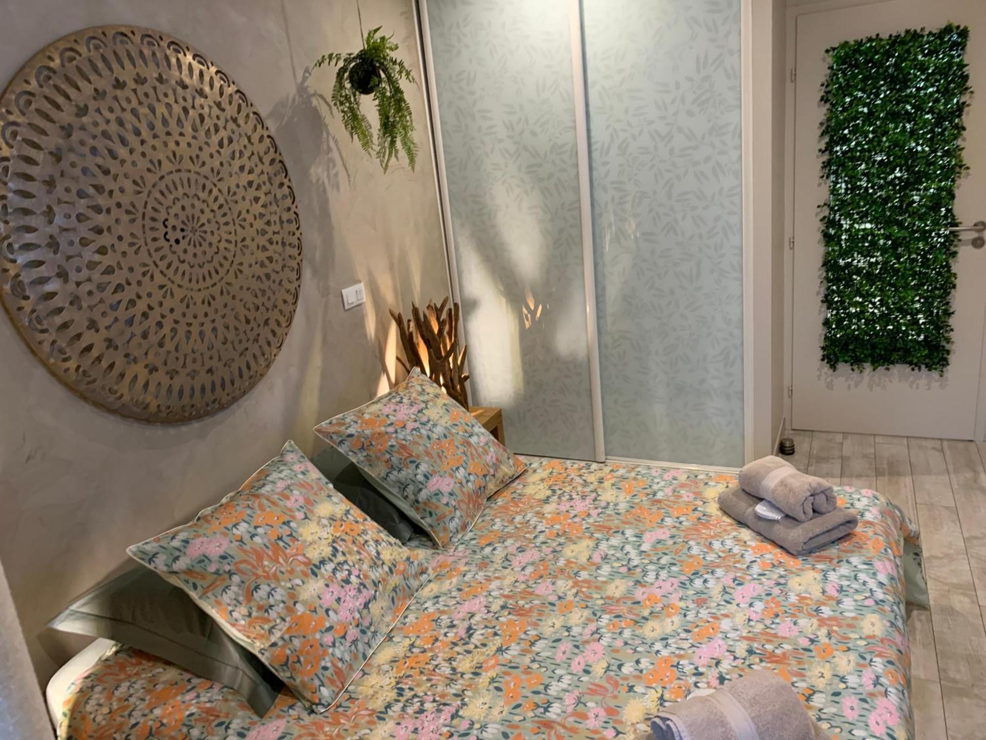 Le Paon Bleu Annecy Poisy Bed and Breakfast Buitenkant foto